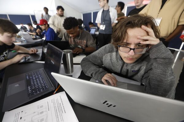 Central Arkansas high school students attend cybersecurity challenge event
