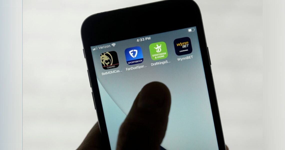 DraftKings, FanDuel officially launch sportsbooks in Arkansas