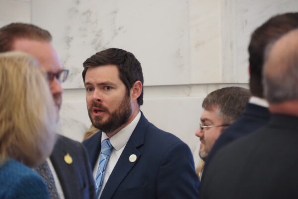 Ethics complaints against Arkansas attorney general, lawmaker dismissed