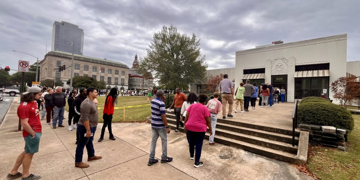 Pulaski County Democrats show out at the polls