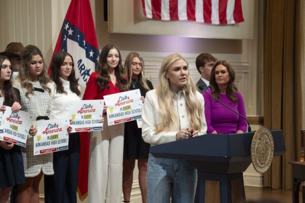With Erika Kirk by her side, Arkansas governor proclaims students should launch Turning Point USA chapters